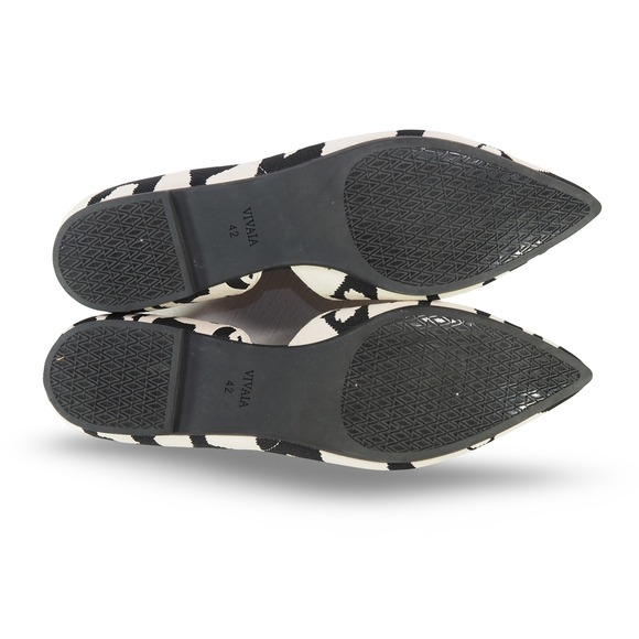 Vivaia Melia Pointed-Toe D'Orsay Flats Women 10.5 Ecru Tiger Print Sustainable - Picture 8 of 11